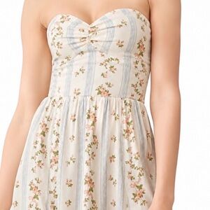 REFORMATION Aymeline Floral Sweetheart neckline.